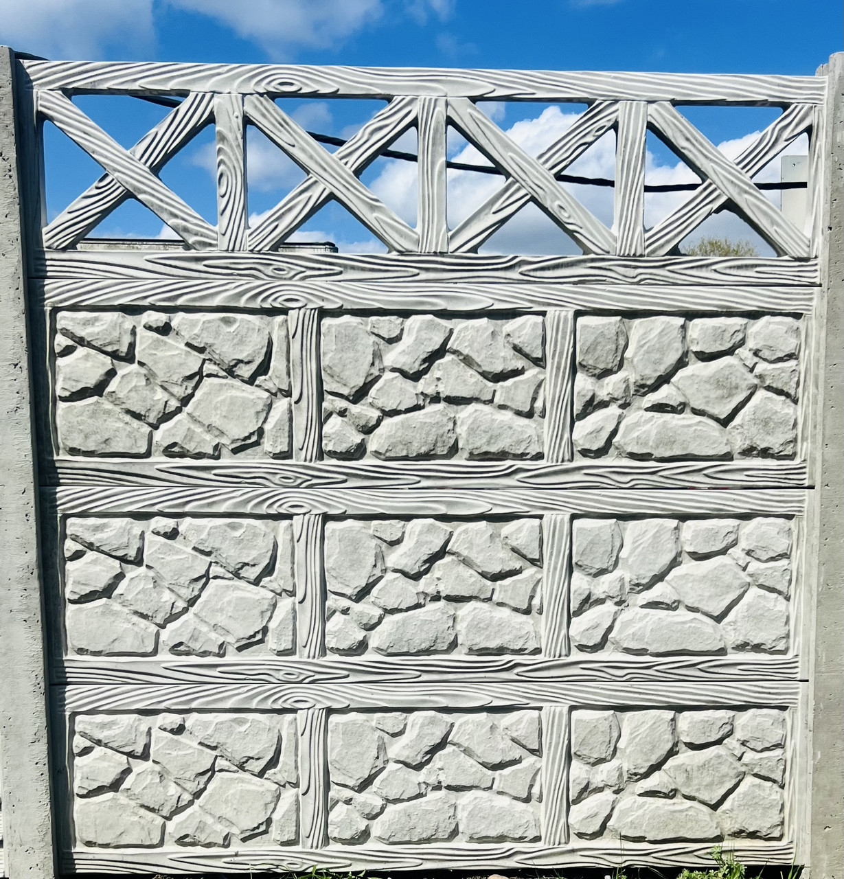 Железобетонный забор глянцевый "Булыжник в деревянной рамке"