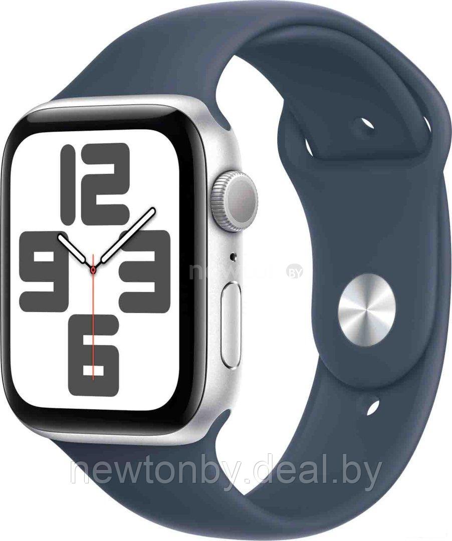 Умные часы Apple Watch SE 2 44 мм (алюминиевый корпус, серебристый/грозовой синий, спортивный силиконовый - фото 1 - id-p226648950