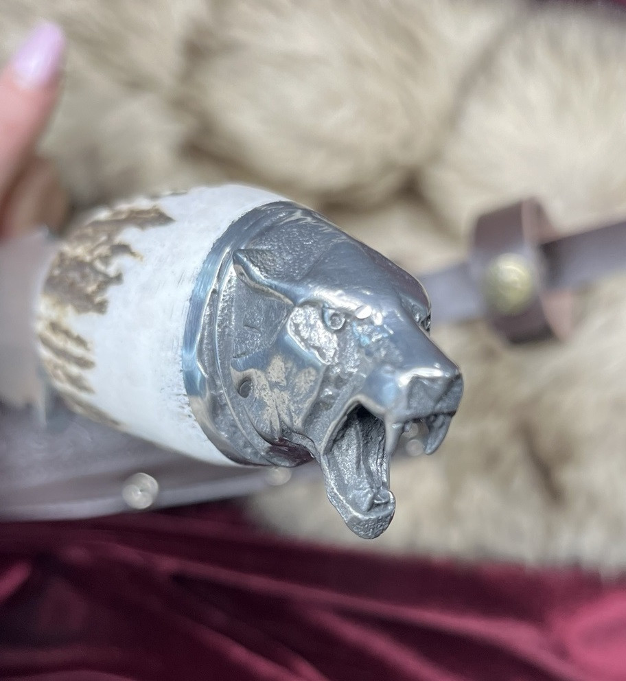 Охотничий нож с Головой Зверя (Тигр), рукоять из белого рога Сайгака, с чехлом (№2) - фото 4 - id-p216505857