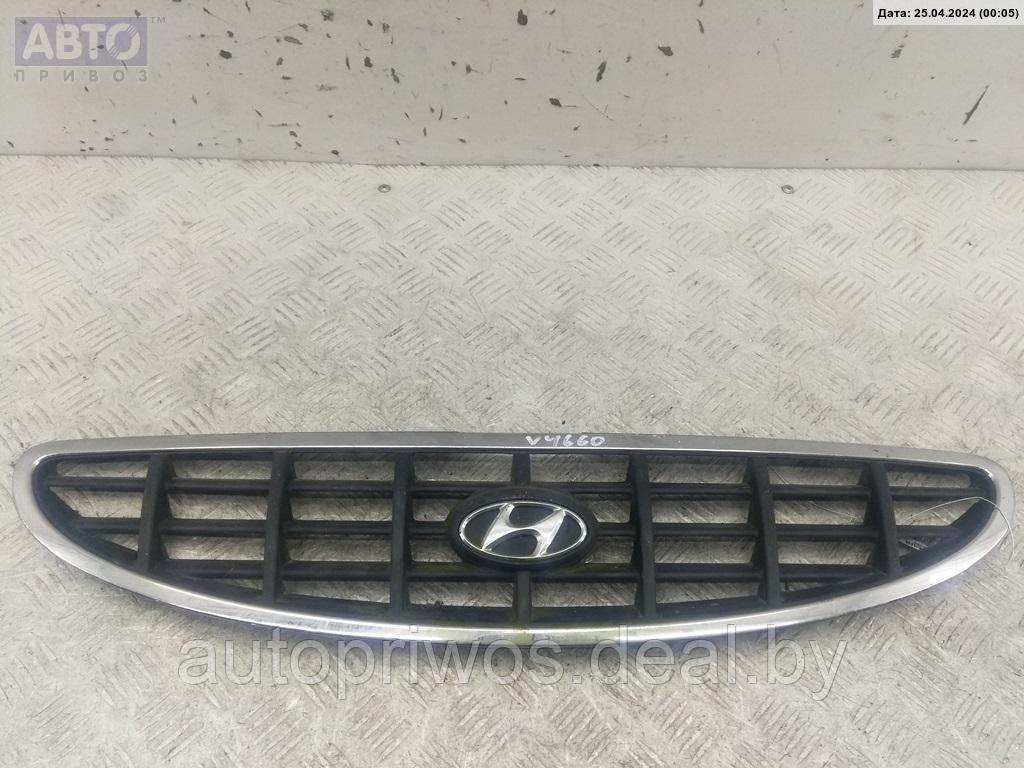Решетка (заглушка) в бампер Hyundai Accent (1999-2005) - фото 1 - id-p214936870