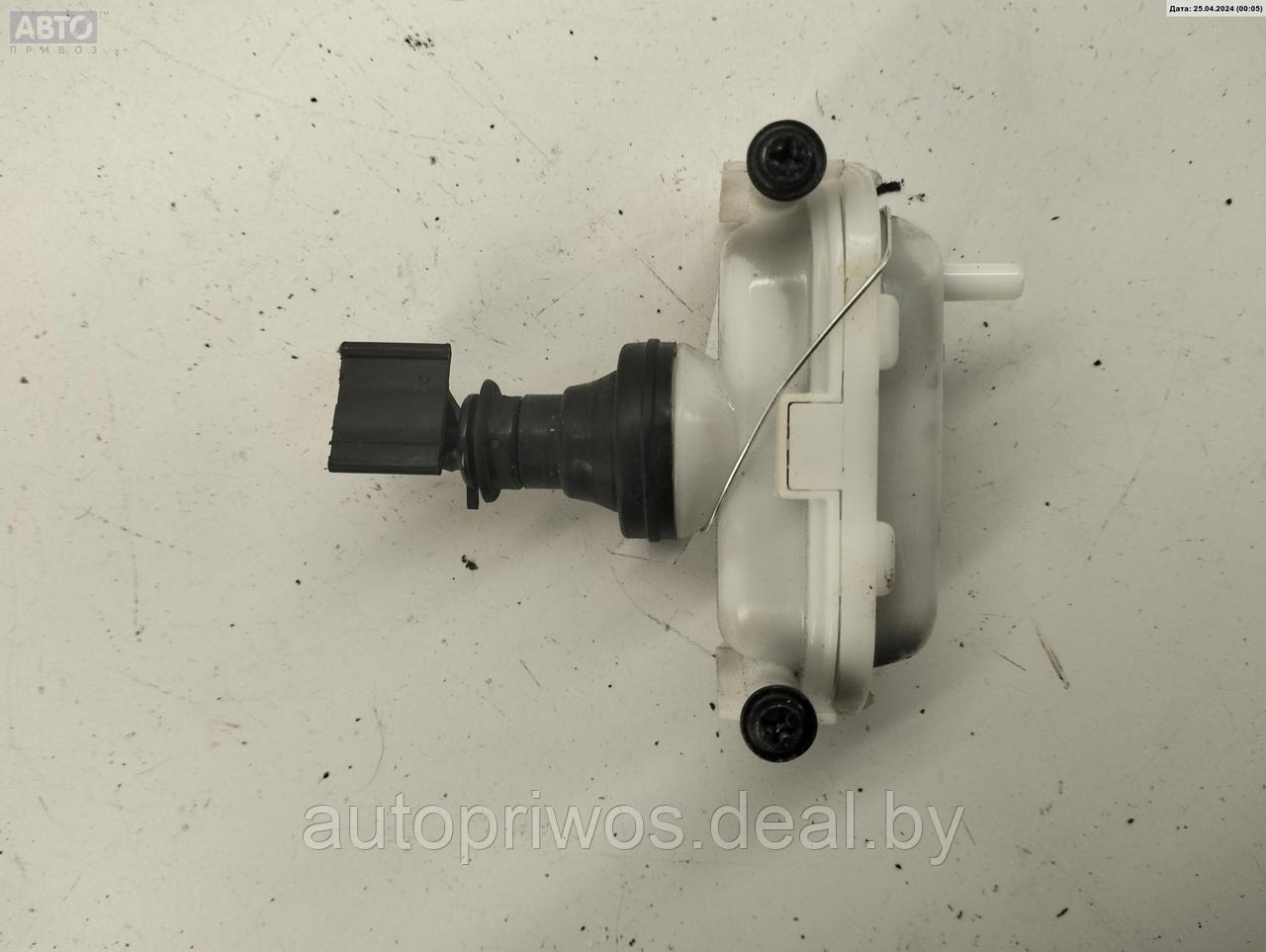 Активатор (привод) замка багажника Volkswagen Passat B3 - фото 2 - id-p226517301