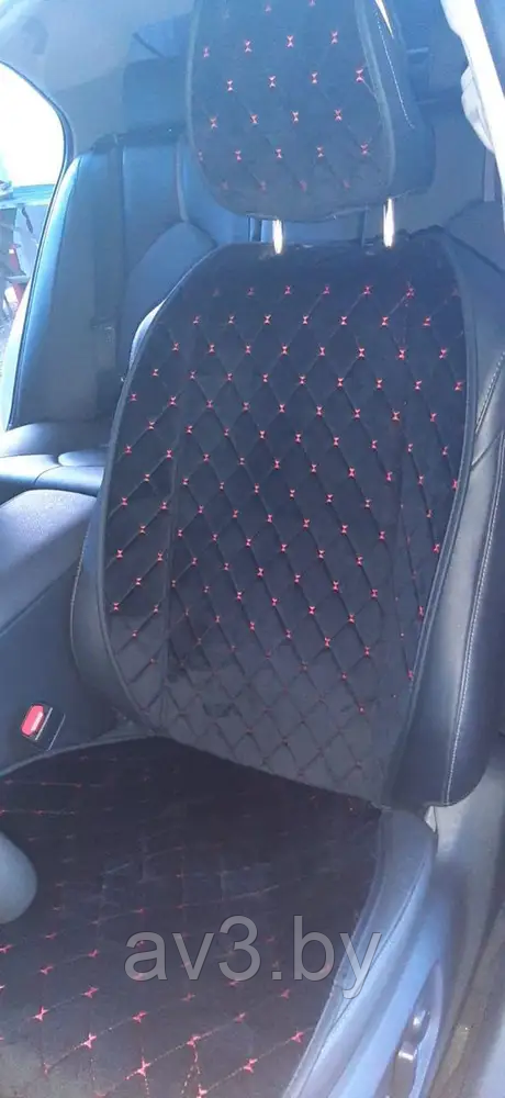 Накидка на переднее сиденье 1шт Алькантара, ALCANTRA черная+красная строчка РОМБ - фото 2 - id-p187170949