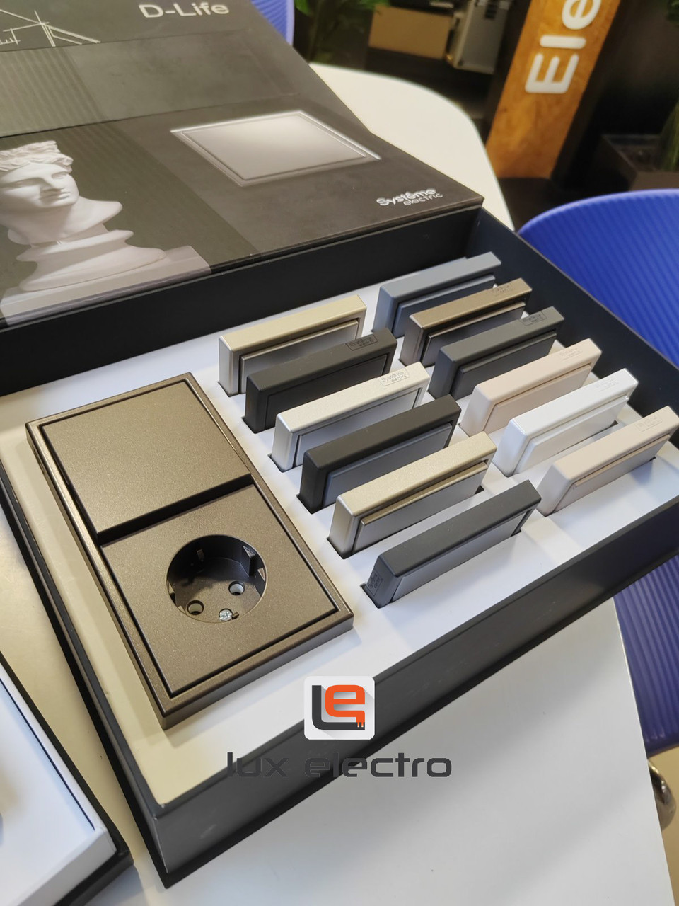 Одноклавишный кнопочный выключатель, цвет Базальт (Schneider Electric ArtGallery) - фото 2 - id-p226695890