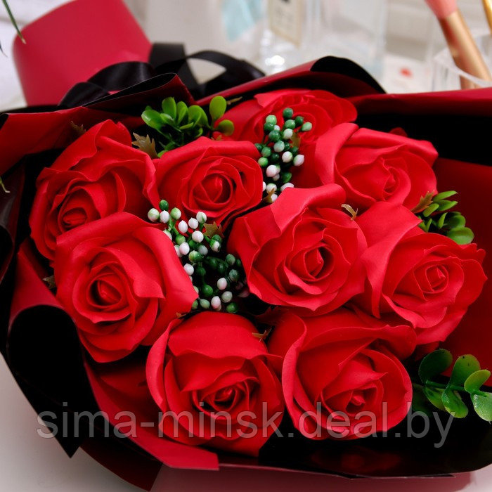 Эксклюзивный букет из красных мыльных роз, 11 шт - фото 3 - id-p226725135