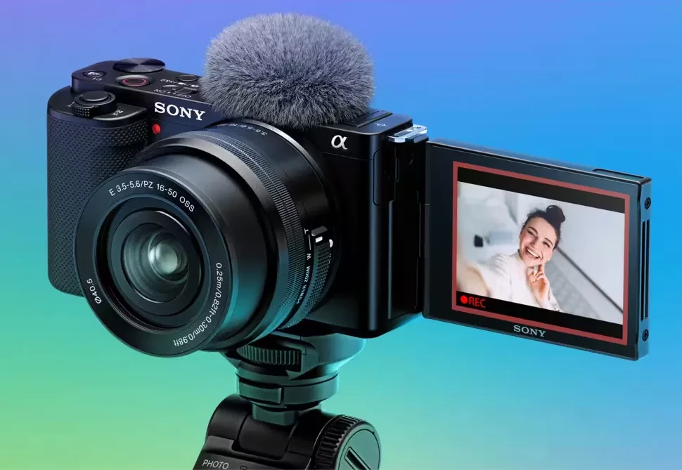 Беззеркальная камера Sony ZV-E10 Body Чёрная - фото 2 - id-p226743309