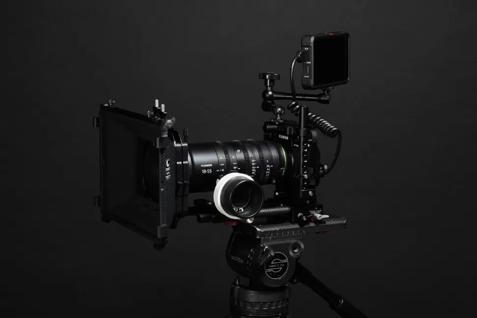 Беззеркальная камера Fujifilm X-T4 Kit Fujinon XF 16-80mm F4 R OIS WR Серебро - фото 2 - id-p226743324