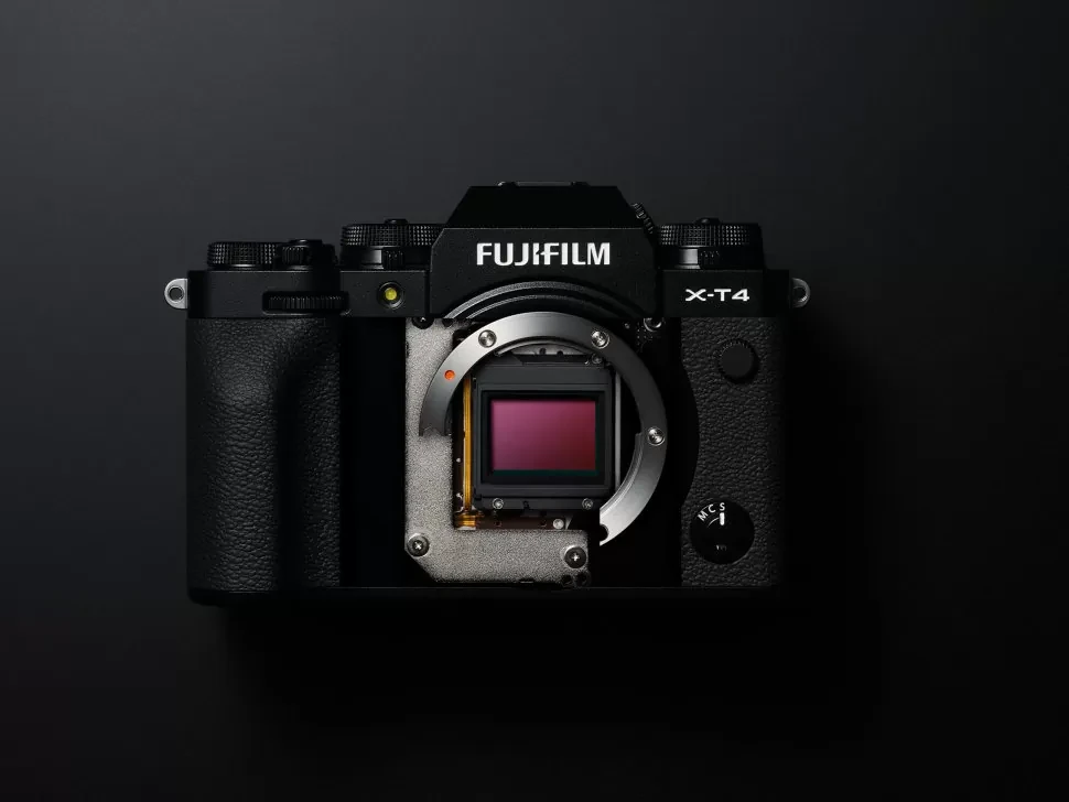 Беззеркальная камера Fujifilm X-T4 Kit Fujinon XF 16-80mm F4 R OIS WR Серебро - фото 3 - id-p226743324