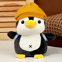 Мягкая игрушка "Пингвин" с рюкзаком, в желтой шапке, 22 см
