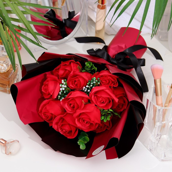Эксклюзивный букет из красных мыльных роз, 11 шт - фото 2 - id-p226754057