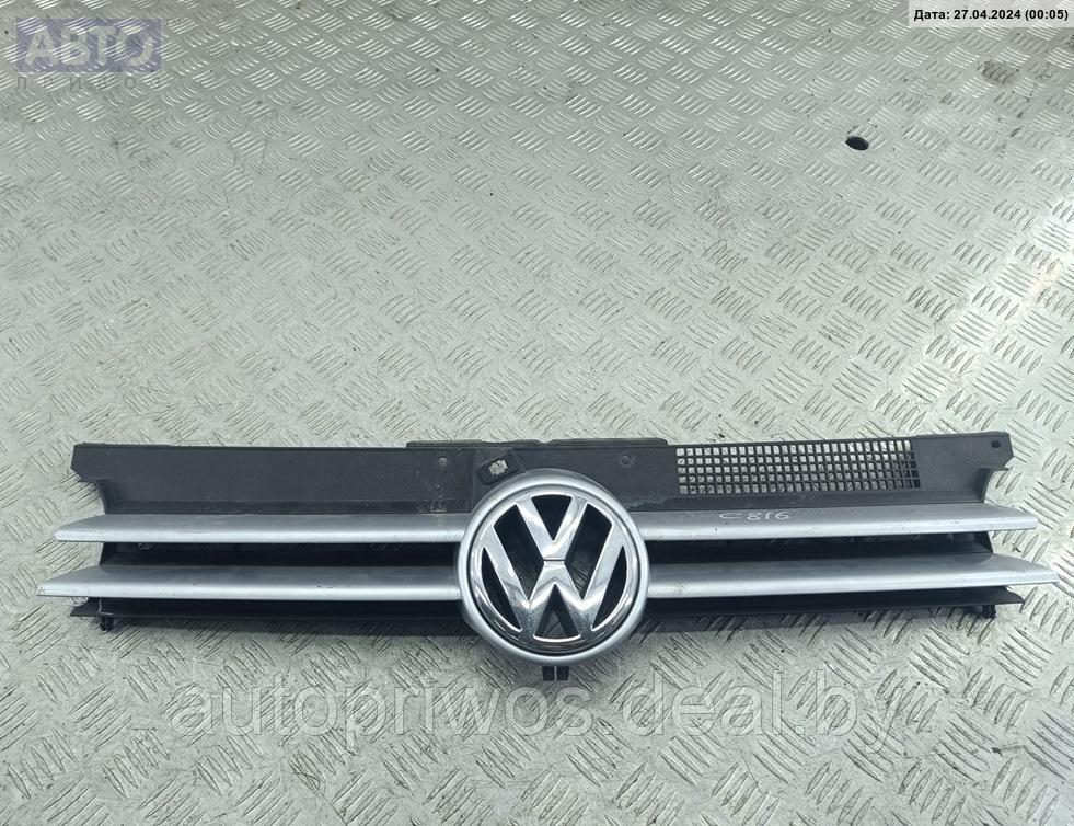 Решетка радиатора Volkswagen Golf-4 - фото 1 - id-p226763380