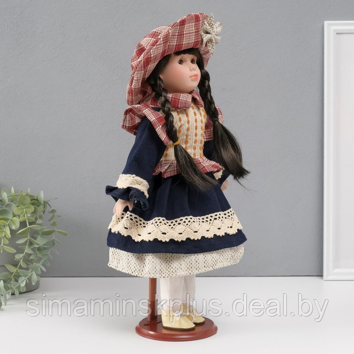 Кукла коллекционная керамика "Есения в бежевой жилетке и синей юбке" 39 см - фото 3 - id-p226764731