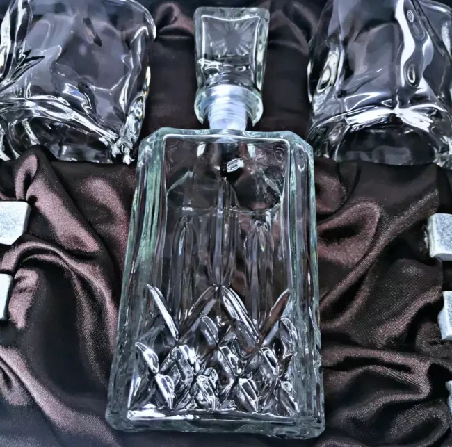 Подарочный набор для виски со штофом, 2 стакана, 6 камней AmiroTrend ABW-404 crystal - фото 6 - id-p226820084