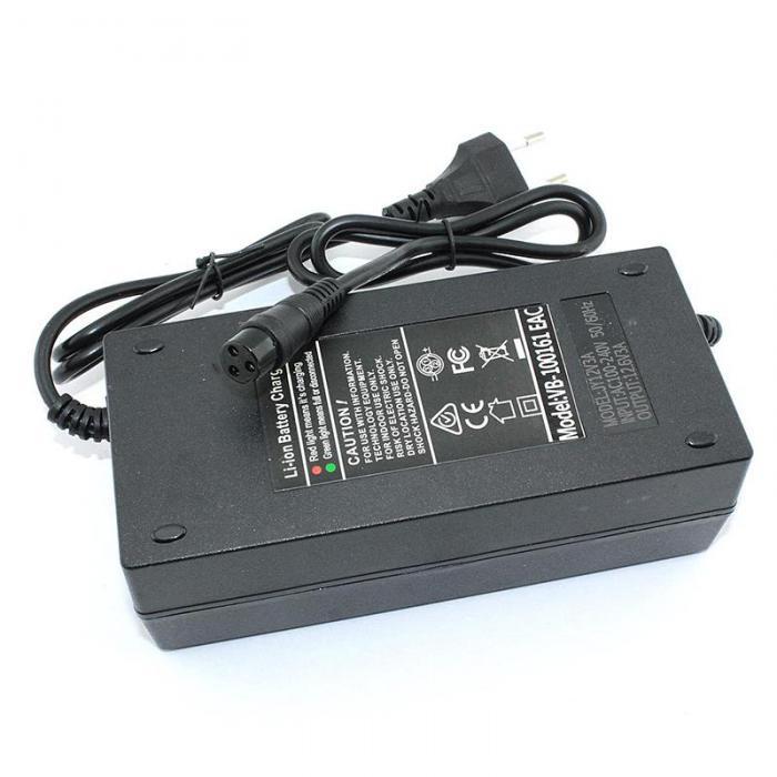 Зарядное устройство для электросамоката Vbparts 12.60V 3.0A Aviation 100161 - фото 1 - id-p226450031