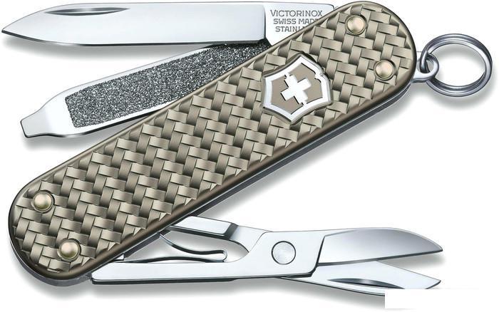 Нож-брелок Victorinox Classic Precious Alox 0.6221.4031G (серый) - фото 1 - id-p226412548
