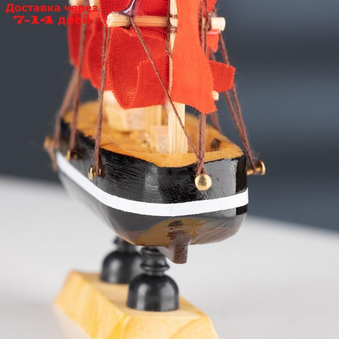 Корабль сувенирный малый "Марианна", борта с белой полосой, паруса алые, микс, 3×10×10 см - фото 3 - id-p226907875