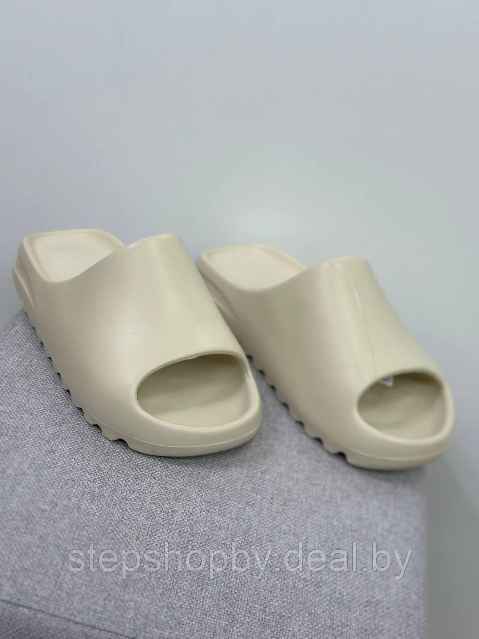 Cланцы Adidas Yeezy Slides "Bone" - фото 1 - id-p182765546