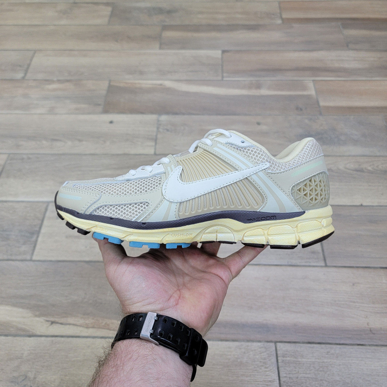 Кроссовки Nike Air Zoom Vomero 5 Oatmeal - фото 1 - id-p206680644