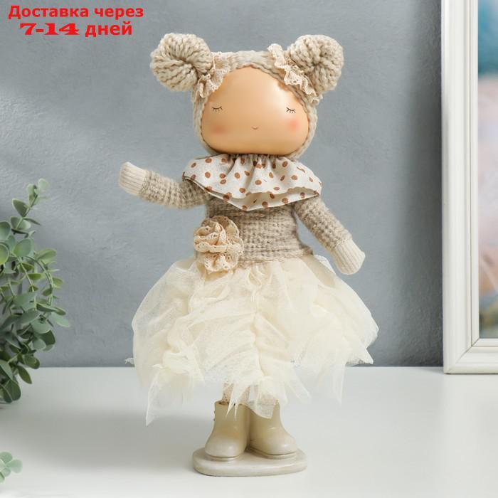 Кукла интерьерная "Малышка в бежевом наряде, юбка из сетки" 33х15х18,5 см - фото 1 - id-p227112046