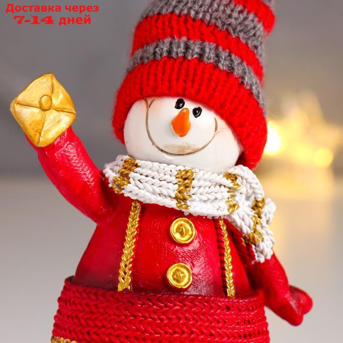 Сувенир полистоун "Снеговик в красной шубе, полосатом колпаке и шарфике" 14х10,5х5 см - фото 5 - id-p227103274
