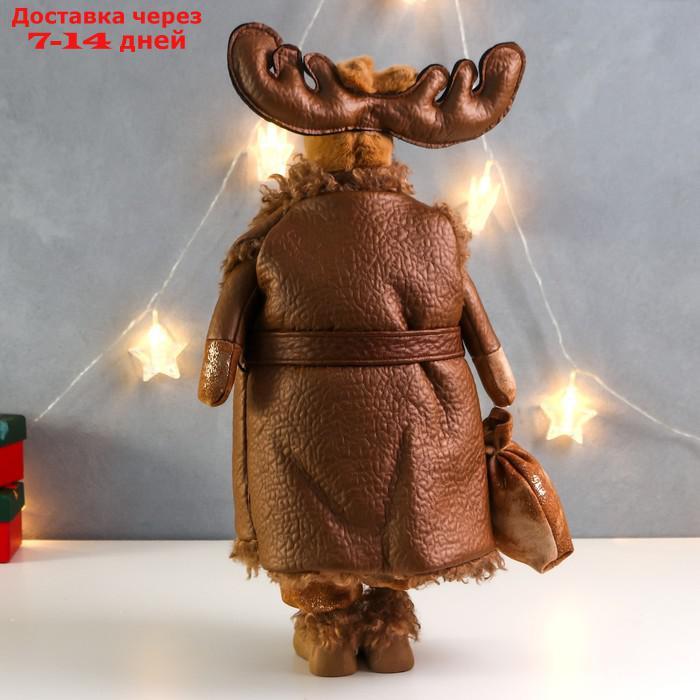 Кукла интерьерная "Лось в коричневой дублёнке с мешком подарков" 26х20х51 см - фото 4 - id-p227118101