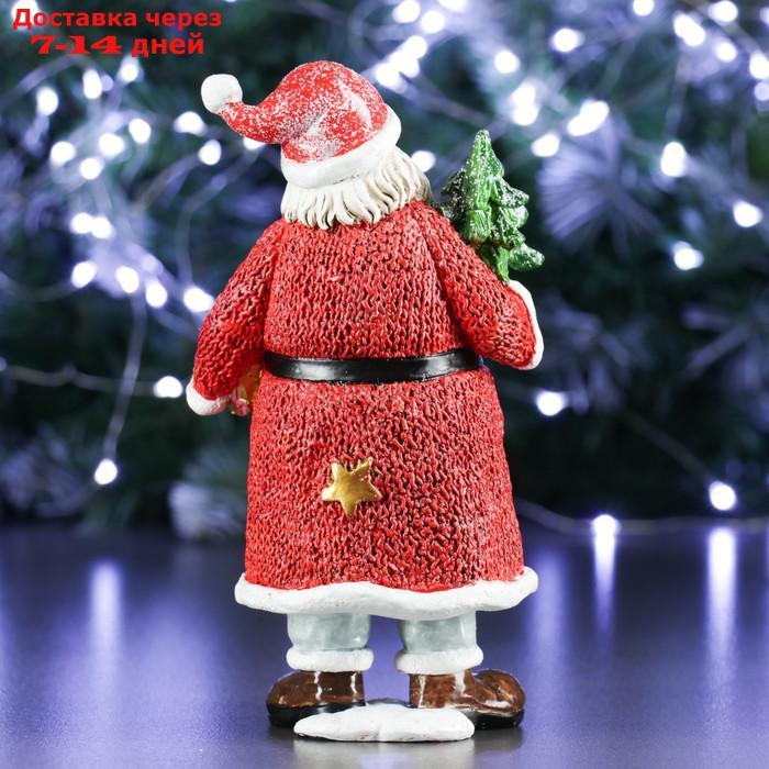 Фигура "Дед Мороз с елкой и подарком" в красном 11х10х21см - фото 3 - id-p227102028