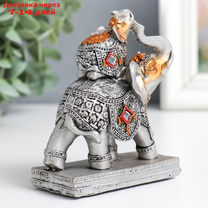 Сувенир полистоун "Слонёнок на слонихе" на подставке серебро 8х4х10 см - фото 2 - id-p227125154