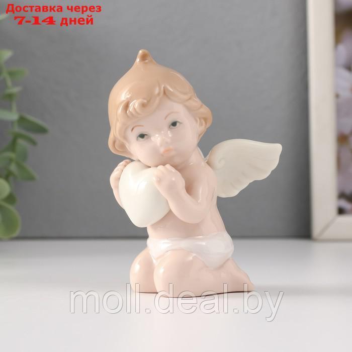 Сувенир керамика "Малыш-ангел сидит с белым сердцем" 7х6х10,5 см - фото 1 - id-p227081500