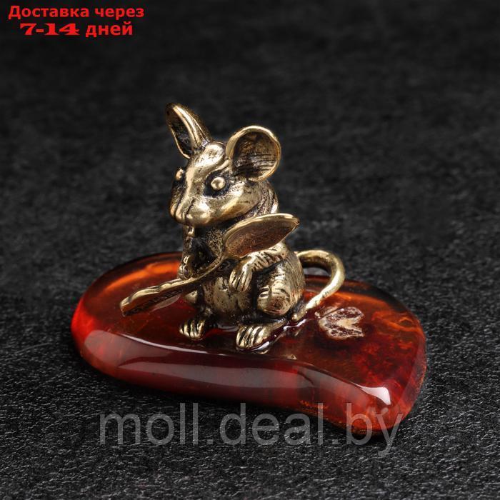 Сувенир "Мышка с ложкой загребушкой", латунь, янтарь - фото 1 - id-p227080527