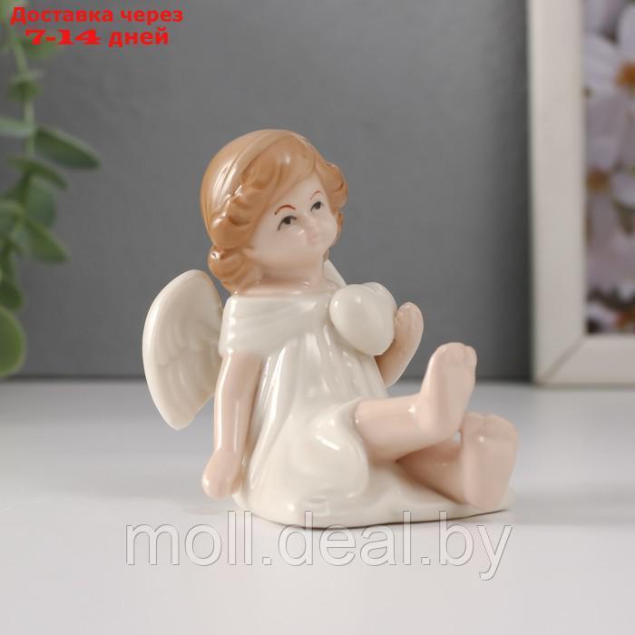 Сувенир керамика "Девочка-ангел в белом платье с сердцем сидит" 6,5х5х7 см - фото 4 - id-p227081607