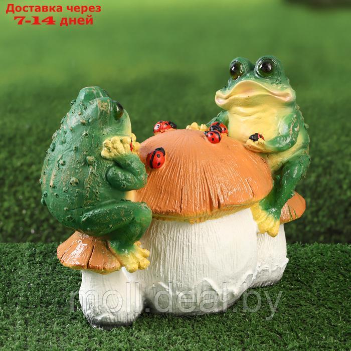 Садовая фигура "Лягушки на грибе с божьими коровками" 21см - фото 3 - id-p227074694