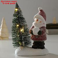 Сувенир керамика свет "Снеговик со снежком у ёлочки" 12х9х26 см