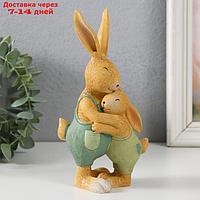 Сувенир полистоун "Папа Заяц с кроликом" 9,5х7х18 см