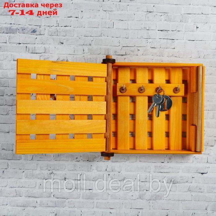 Ключница деревянная "Золотой ключик", 23 х 20 х 6 см, 4 крючка - фото 2 - id-p227090071