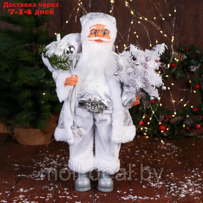 Дед Мороз "С ёлочкой с шариками и подарками" 50 см, серебро - фото 1 - id-p227099031