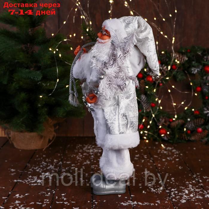 Дед Мороз "С ёлочкой с шариками и подарками" 50 см, серебро - фото 4 - id-p227099031