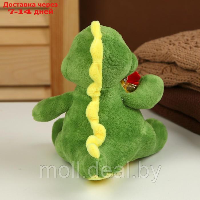 Мягкая игрушка "Дракон" с подарком, 17 см, цвет зелено-желтый - фото 4 - id-p227099055