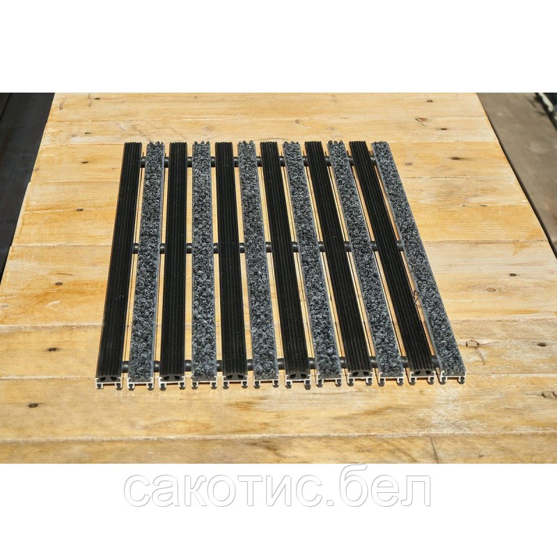 Алюминиевая грязезащитная решетка 18 мм (резина-ворс) - фото 2 - id-p117207995