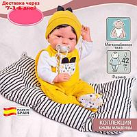 Кукла-младенец Munecas Antonio Juan "Пипо", в жёлтом, с соской, мягконабивная, 42 см