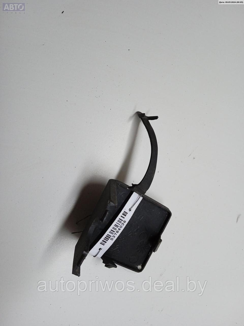 Решетка (заглушка) в бампер Peugeot Partner B9 (2008-) - фото 2 - id-p227302065