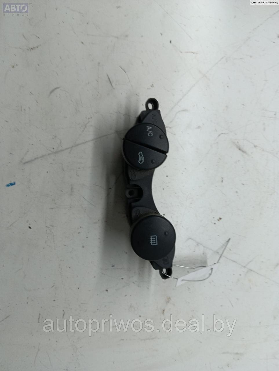 Кнопка обогрева заднего стекла Ford Tourneo Connect - фото 1 - id-p227181653