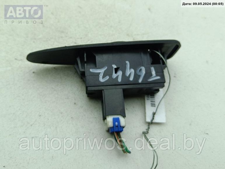 Кнопка стеклоподъемника заднего правого Mitsubishi Carisma - фото 2 - id-p227302187