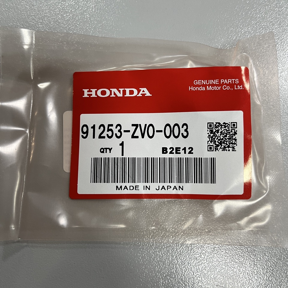 Сальник винта Honda BF 2/2,3 HONDA горизонтальный вал  91253-ZV0-003 закрытый