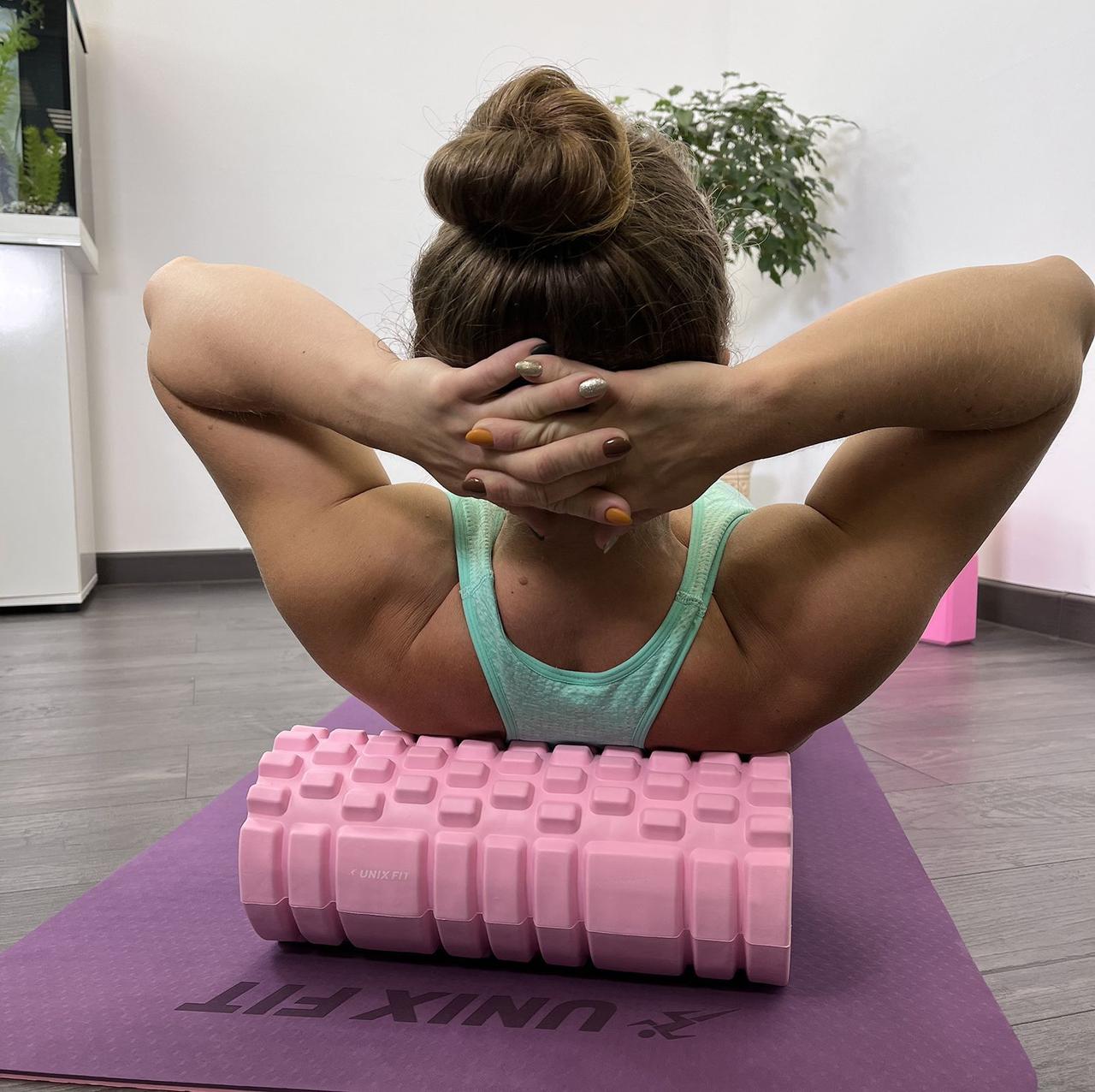 Ролик массажный для йоги и фитнеса UNIX Fit 45 см (розовый) - фото 3 - id-p226615397