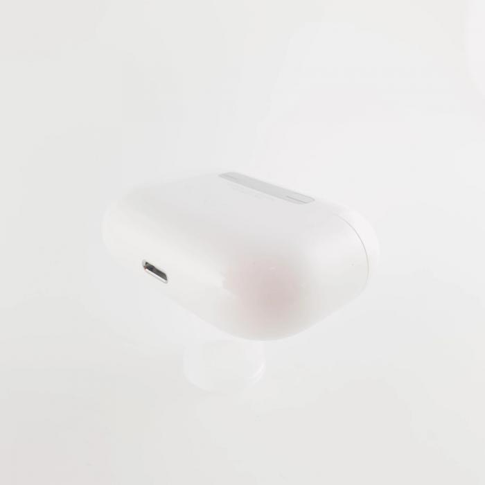 Apple AirPods Pro with Wireless Charging Case (Восстановленный) - фото 4 - id-p227212072