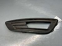 Заглушка (решетка) в бампер передний Ford Focus 3 restailing