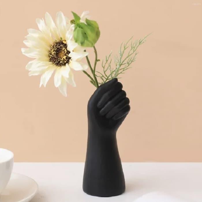 Интерьерная ваза «Рука» цвет: черный 28 см. - фото 1 - id-p226760271