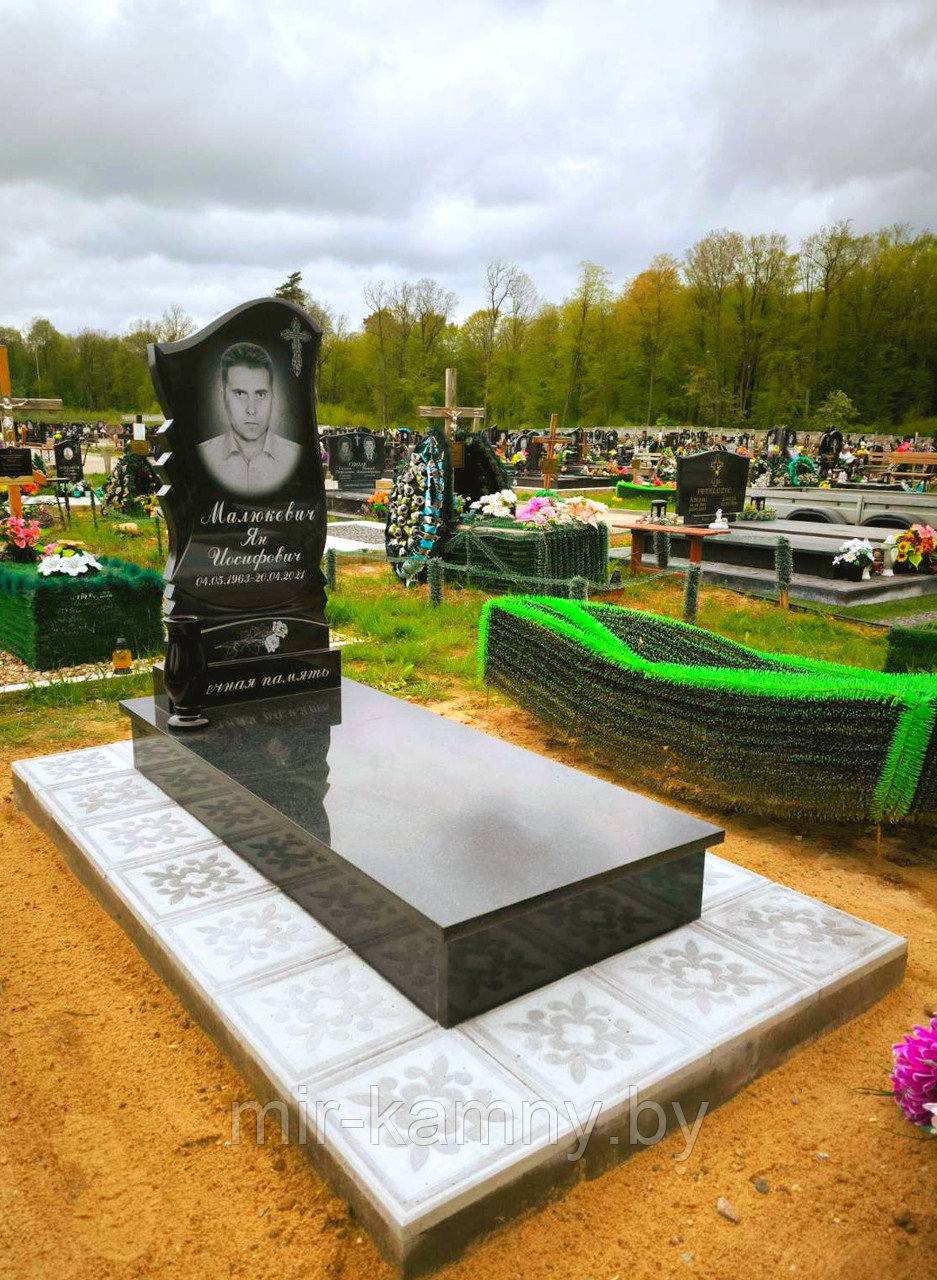 ПАМЯТНИК ГРАНИТНЫЙ ДЛЯ ОДНОГО ЧЕЛОВЕКА