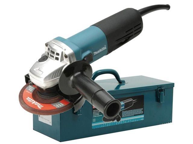 Одноручная углошлифмашина MAKITA 9557 HNK в чем.
