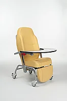 Гериатрическое кресло Normandie Vermeiren (Версия с подножкой, столик, 4 колеса)