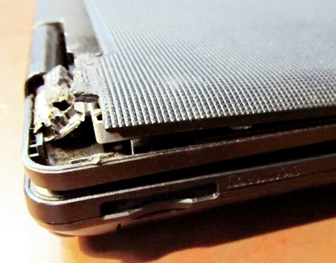 Замена (ремонт) петель ноутбука ACER